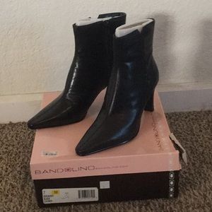 BRAND NEW never worn Bandolino Ankle Bootie